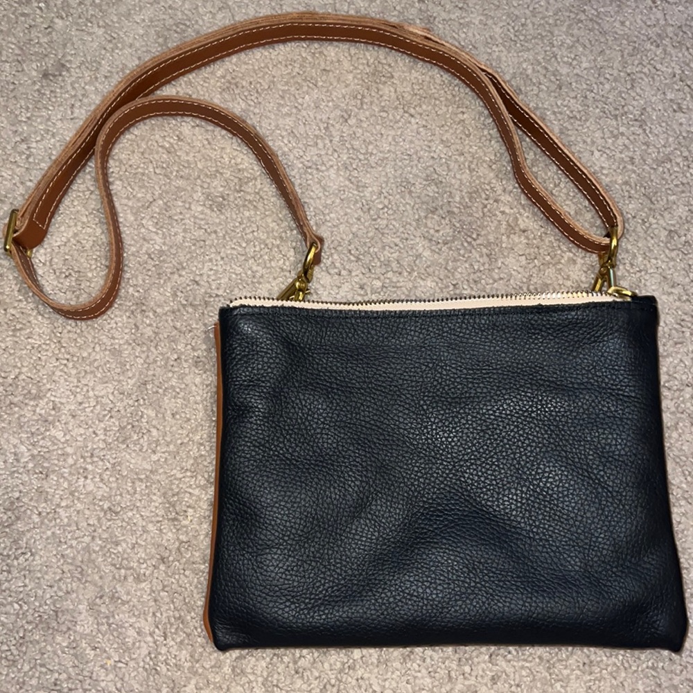 Sseko Designs double pocket crossbody